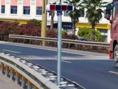 景德镇太阳能爆闪灯 双面四格爆闪警示灯led警示灯厂家图3