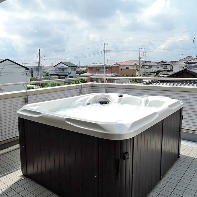 H147bacbbdda9429fa47daee24774b