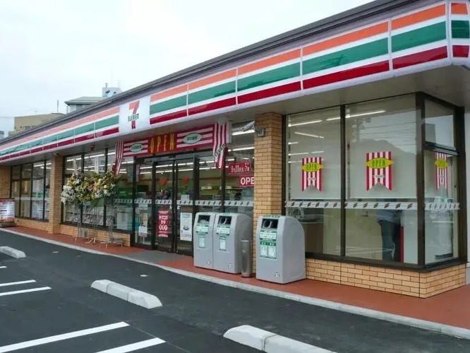 711