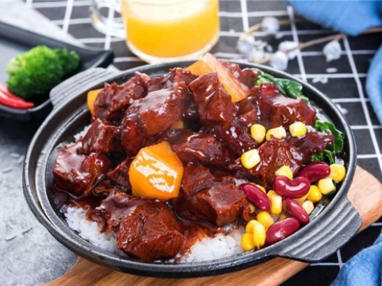 饭跑跑特色煲仔饭图2