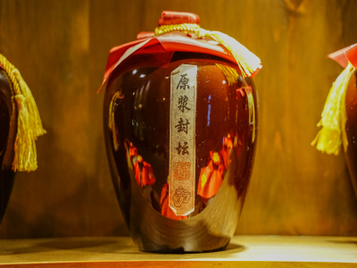 泊池方成白酒