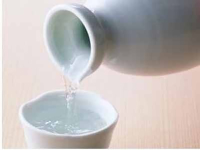 杏树花白酒图2