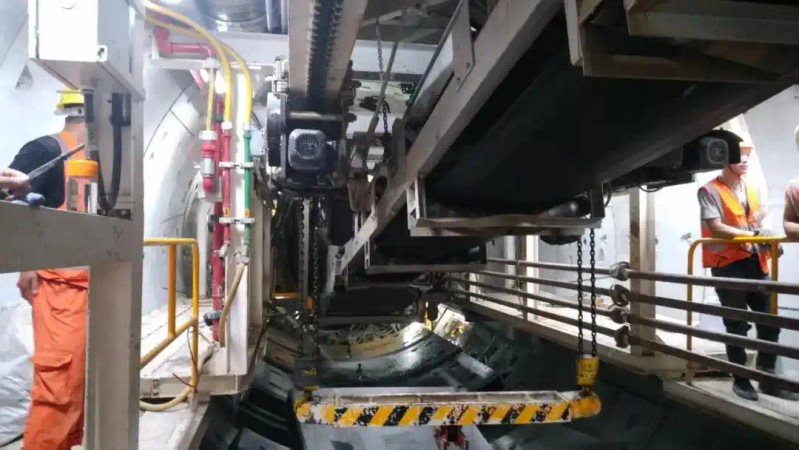 液压凿岩机工作原理图解