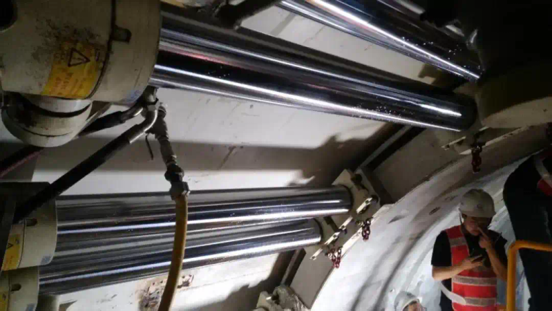 液压凿岩机工作原理图解