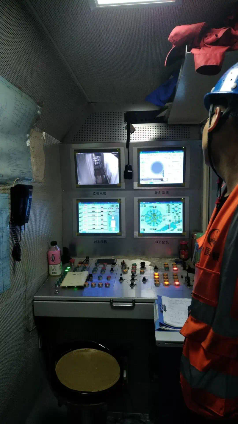 液压凿岩机工作原理图解