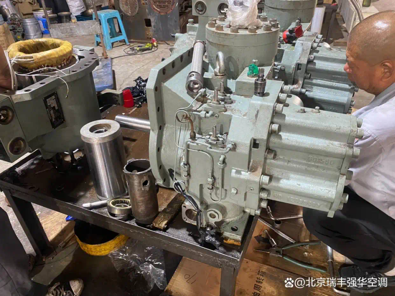 活塞式空气压缩机维修保养