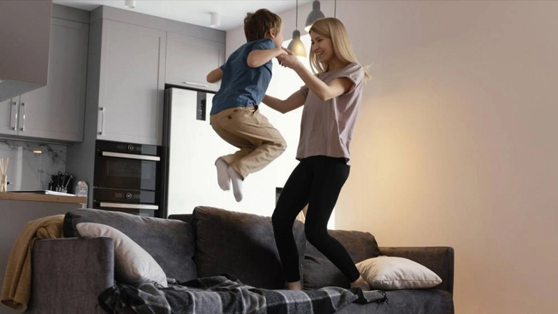 哄小宝宝睡觉的方法