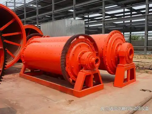 The working principles of the ceramic ball grinder