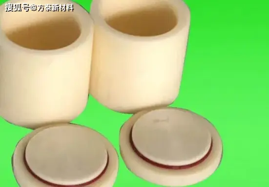 The working principles of the ceramic ball grinder