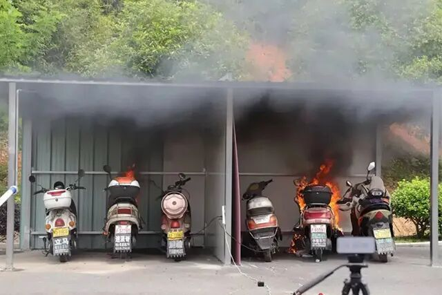 电动车电瓶维修设备