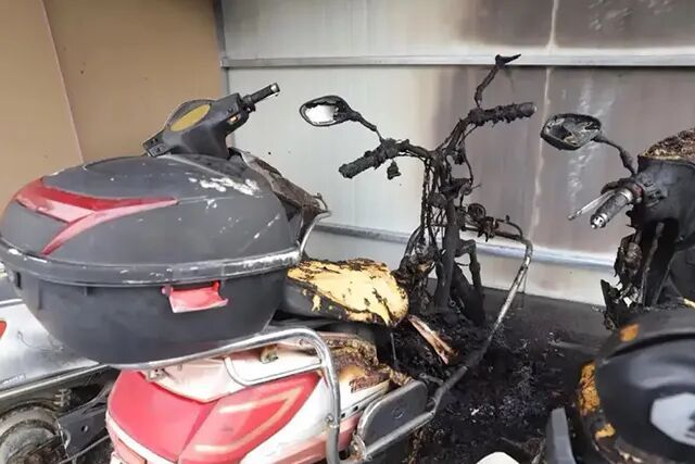 电动车电瓶维修设备