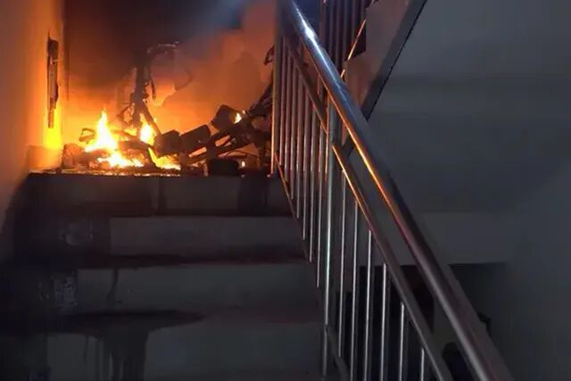 电动车电瓶维修设备