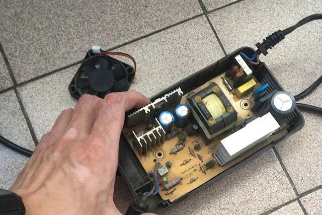 电动车电瓶维修设备