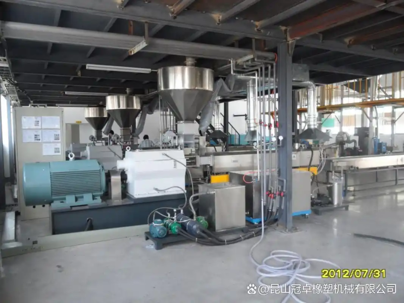 The melting machine for the double-heavy squeezer