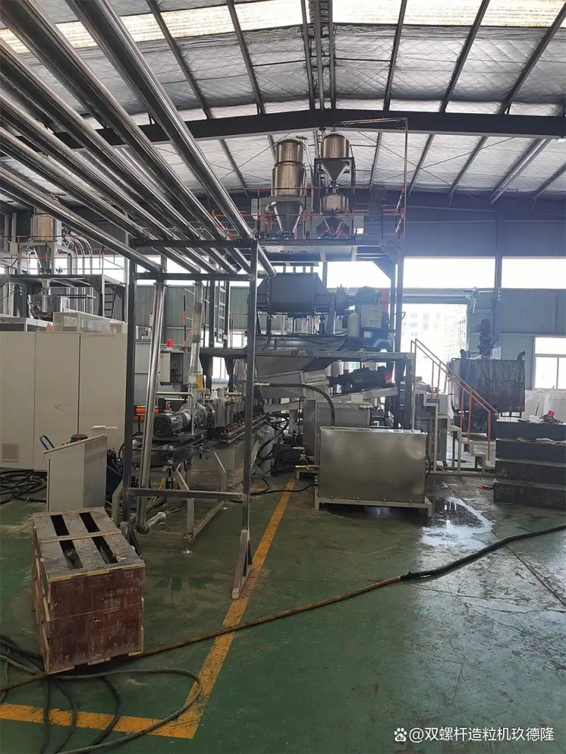 The melting machine for the double-heavy squeezer