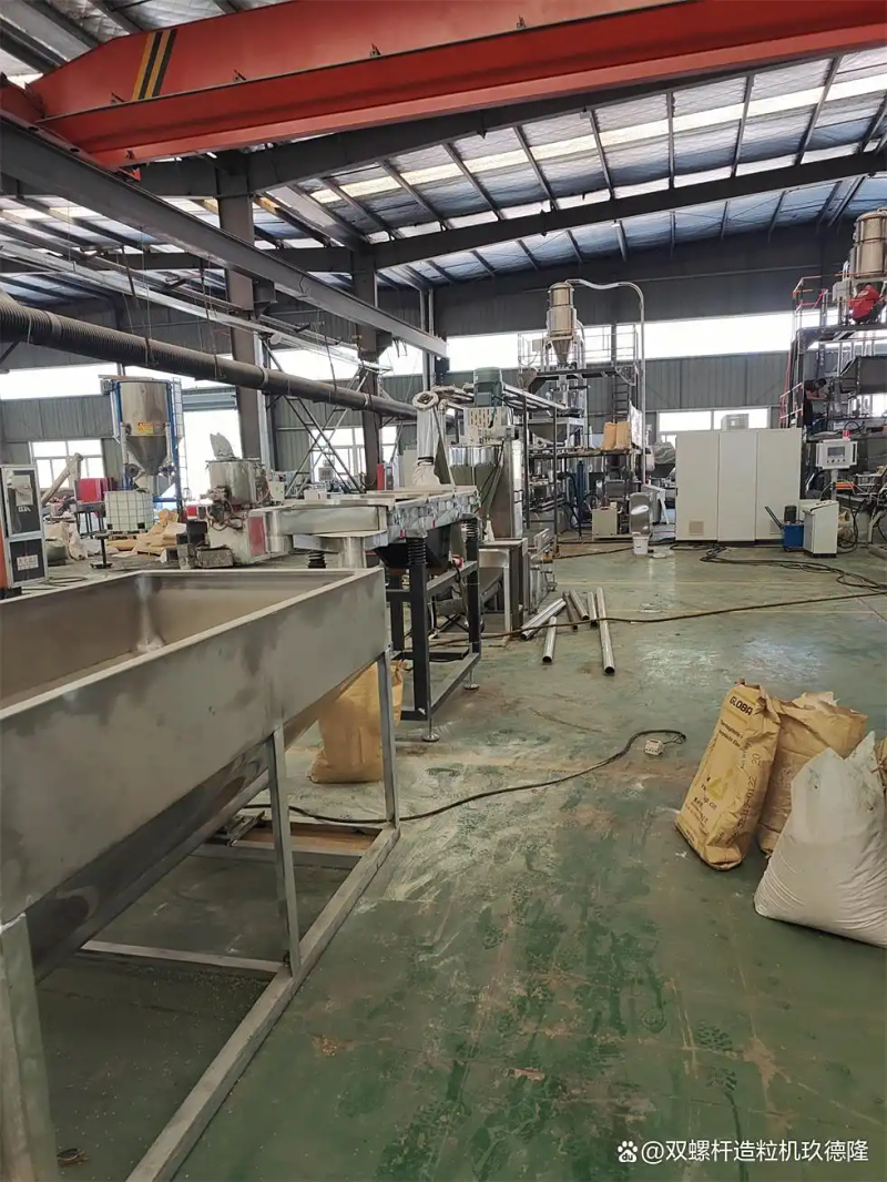 The melting machine for the double-heavy squeezer