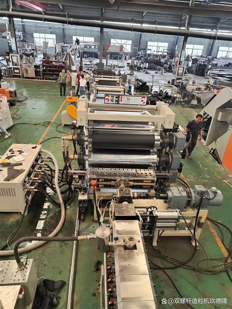 The melting machine for the double-heavy squeezer