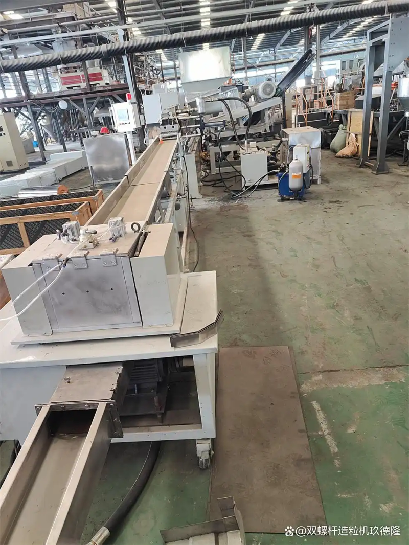 The melting machine for the double-heavy squeezer