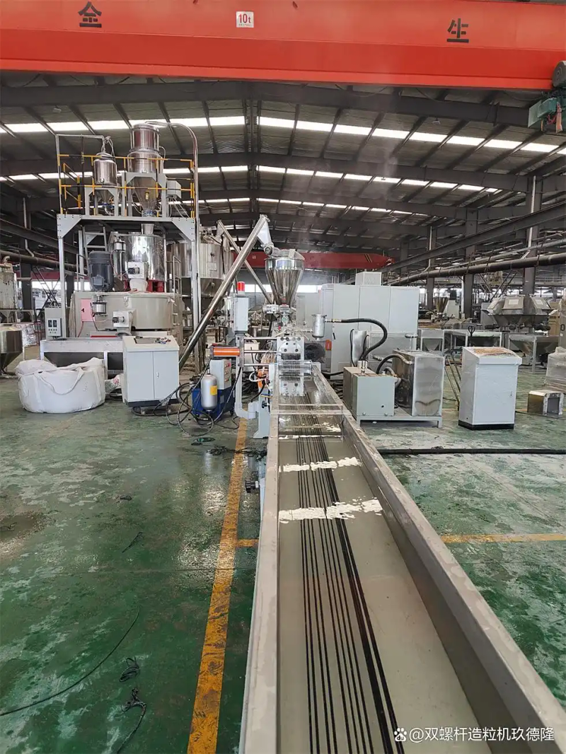 The melting machine for the double-heavy squeezer