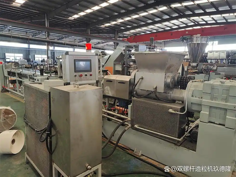 The melting machine for the double-heavy squeezer