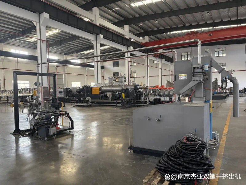 The melting machine for the double-heavy squeezer