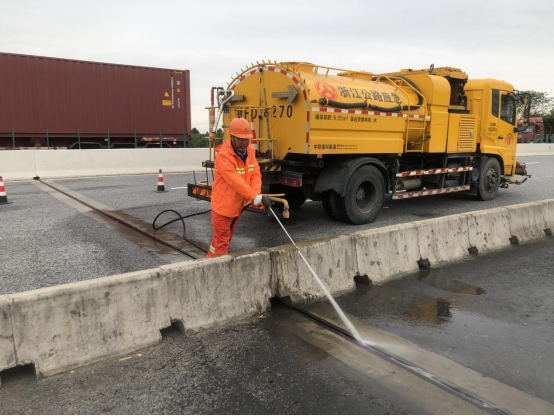 压路机维修保养记录表