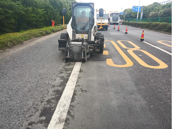 压路机维修保养记录表