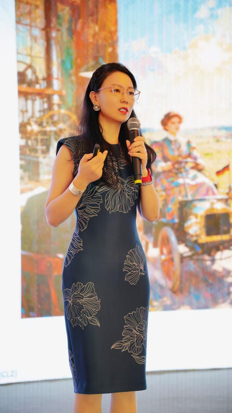 复旦商业知识女性能量，柔与韧的领导力^^^创业路，大学生该怎