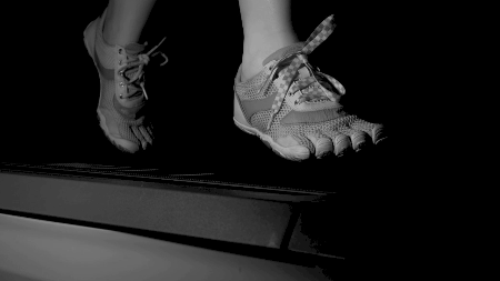 系鞋带扣的漂亮方法