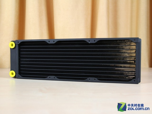 电脑水冷散热器构造