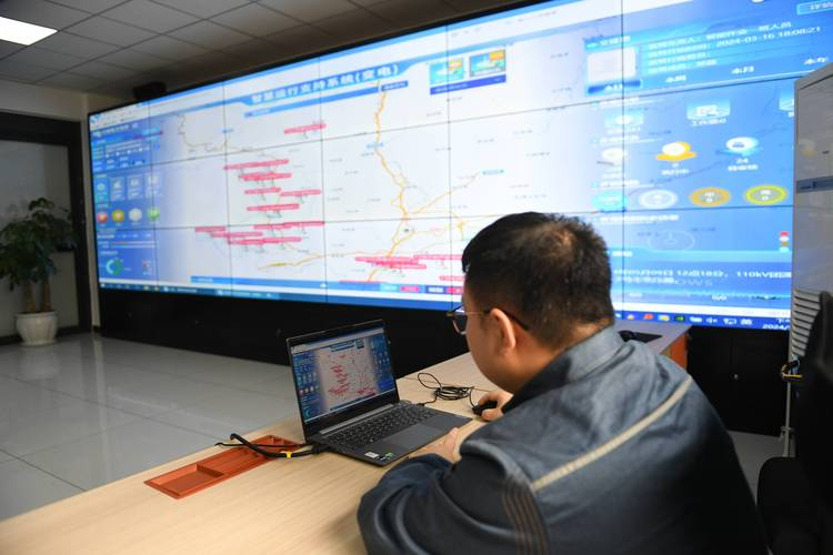 Electro-table maintenance convenience presentation