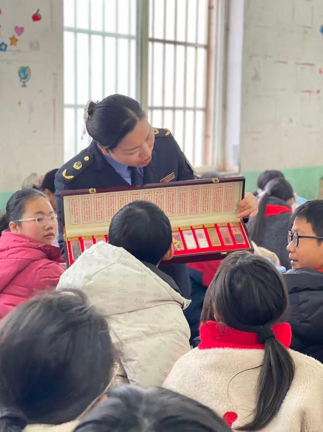 安全用药知识宣传图片