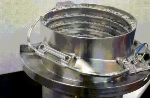 The principles of the vibration discharge body