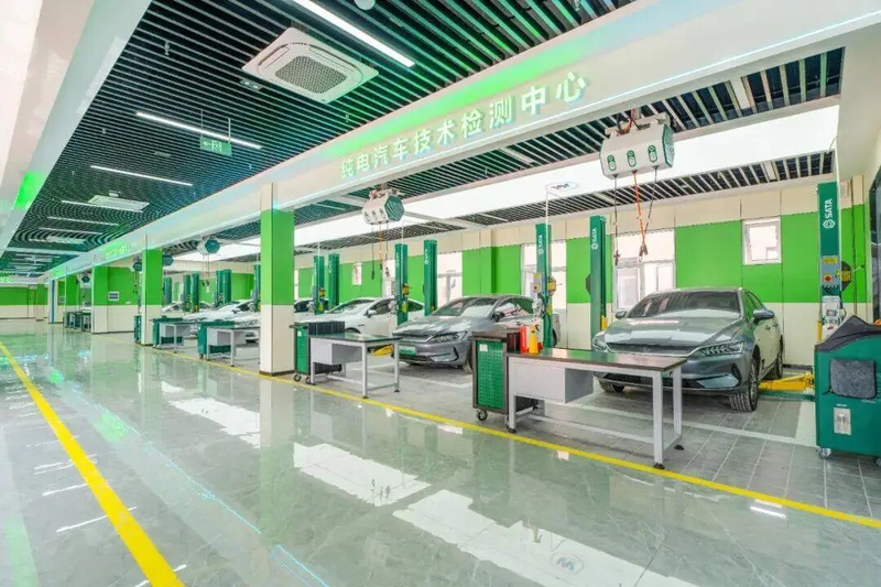 汽车车身维修技术专业