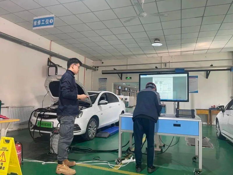 汽车车身维修技术专业