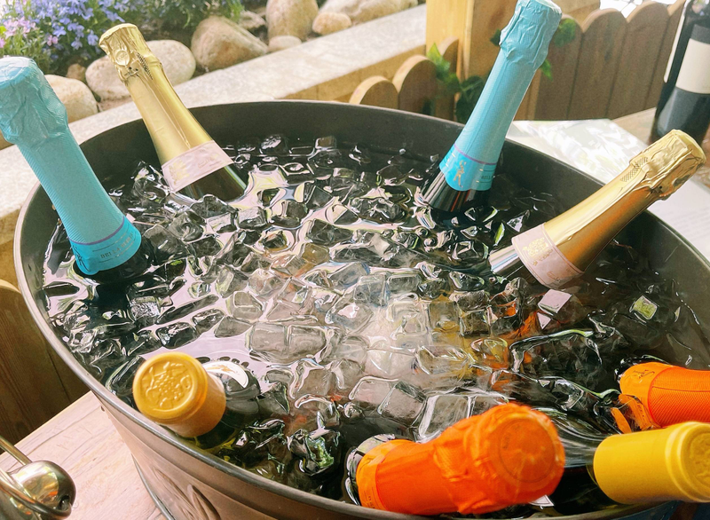 How to open a bottle of wine