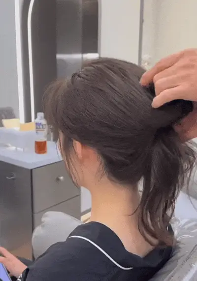 扎半丸子头的步骤图片