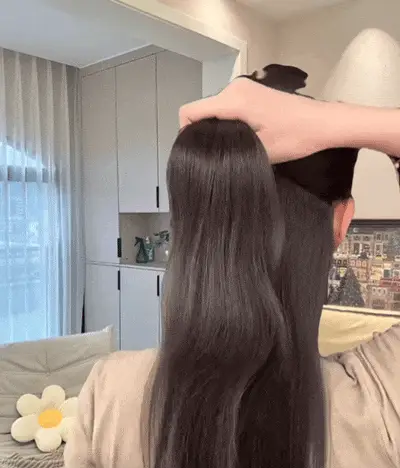 扎半丸子头的步骤图片