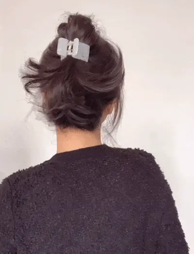 扎半丸子头的步骤图片