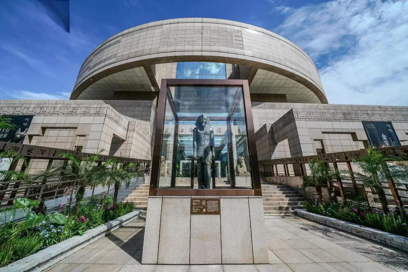 Questioning the four ancient civilizations: subverting the common sense of history