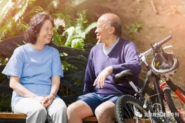 原标题:北京同仁堂-关怀老年人健康，漫步最美夕阳——养生知识竞赛活动正在进行中