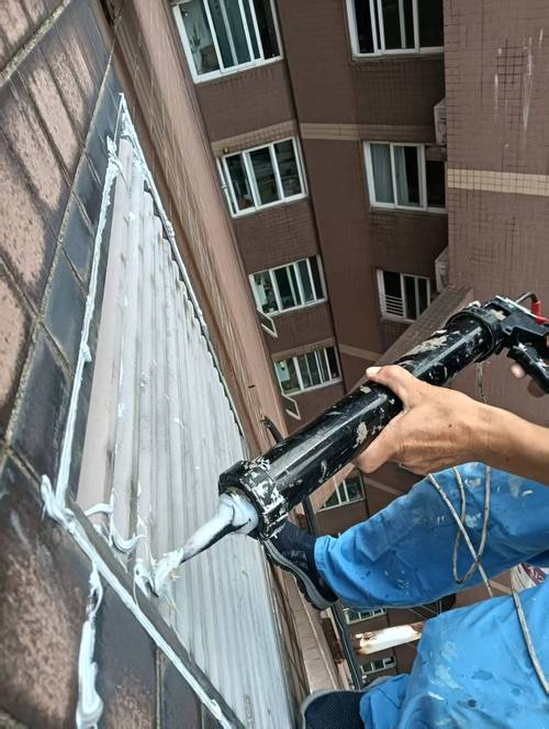 玻璃幕墙漏水维修方案