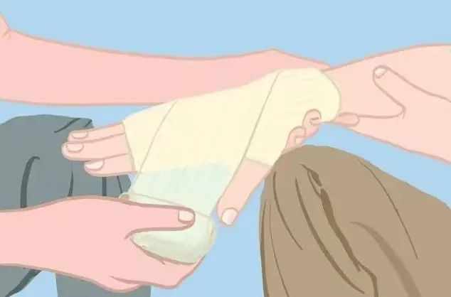 家庭触电急救方法