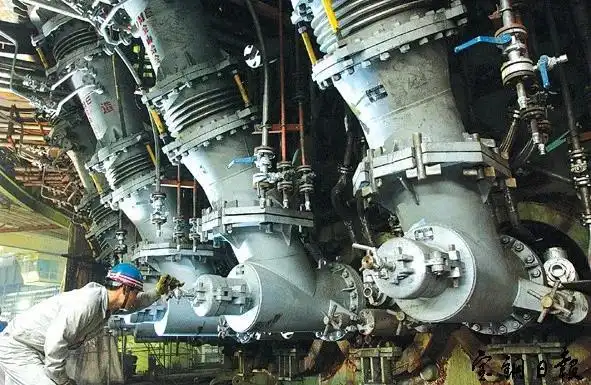 如图是根据高炉炼铁原理