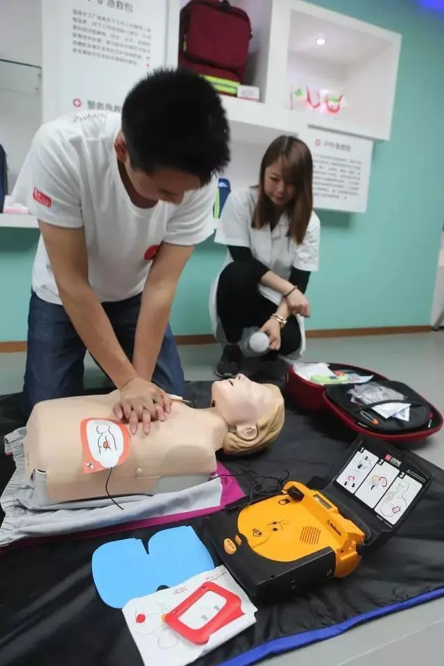 家庭触电急救方法