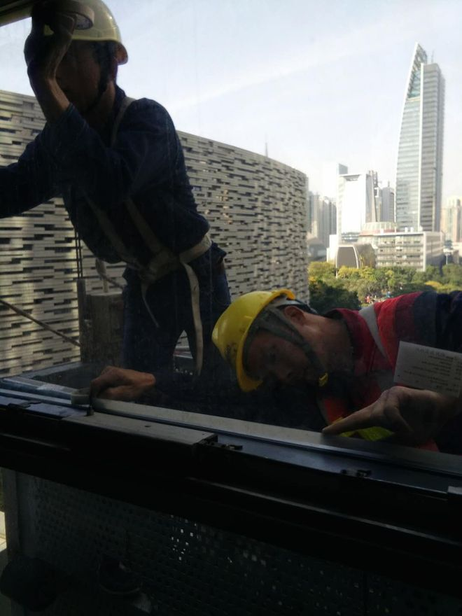 Water spill maintenance programme for curtain walls