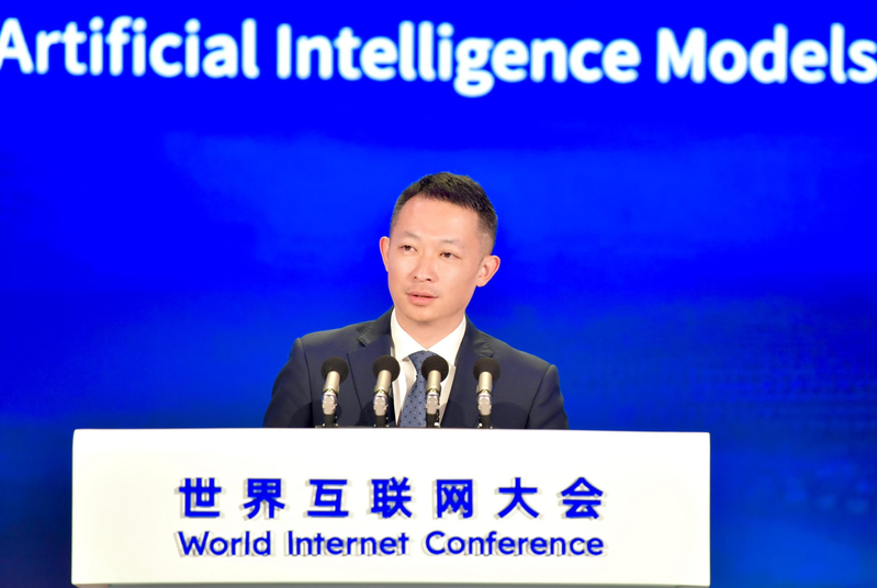 知乎周源亚太峰会演讲：专家与AI协同重塑知识共享新形态