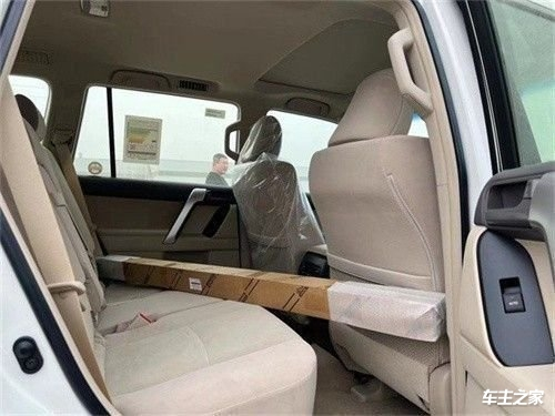 Book on the maintenance of toyota and land cruiser vehicles