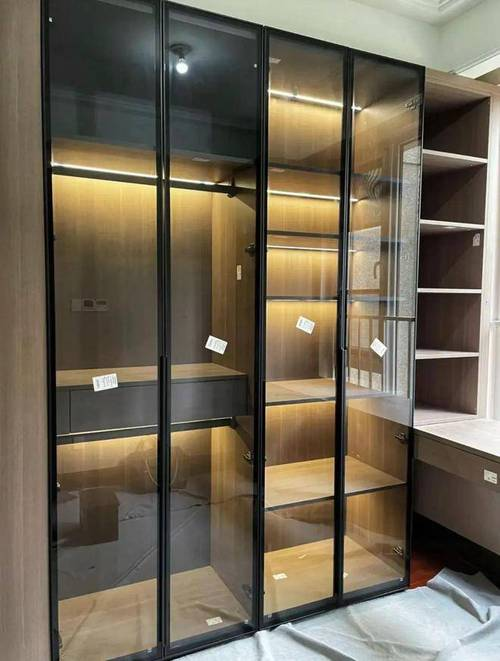 Glass door maintenance programme