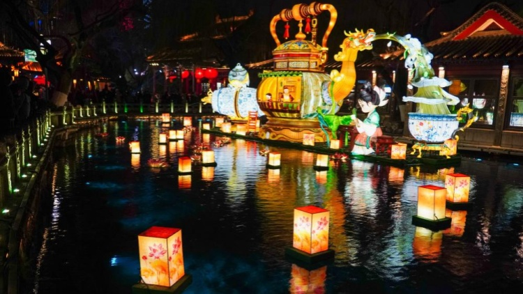 Family balcony gardening